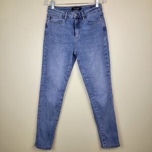 JUDY BLUE Boyfriend Fit 5/27 Light Wash Denim Jeans Stretch